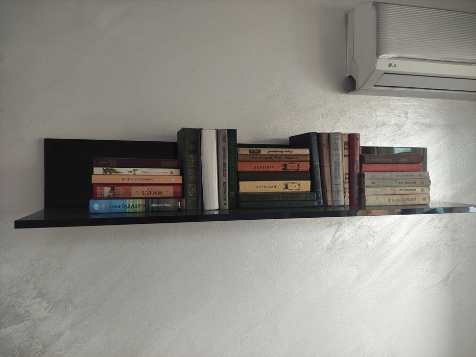 Комод в зал + полки для книжек