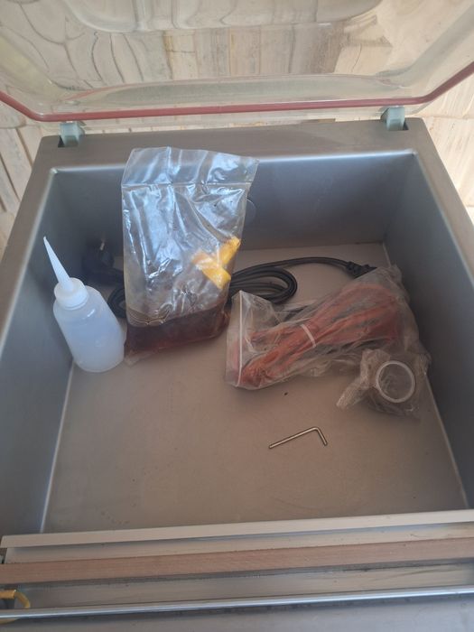 Maşină de vidat   Maxima Deluxe Vacuum Packing Machine,    5.300 Ron