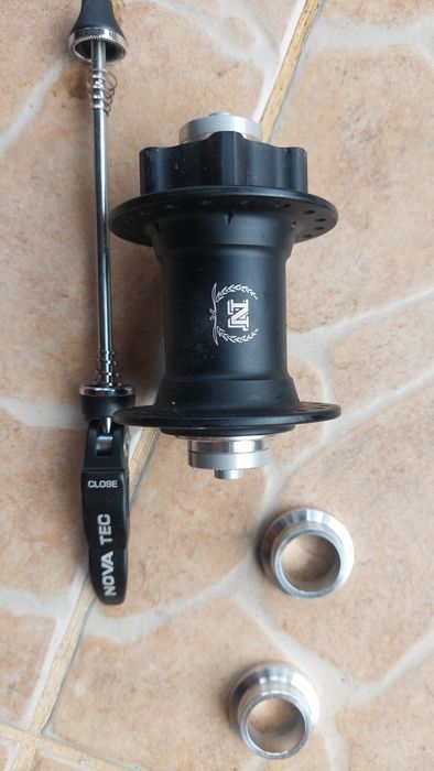 Butuc fata Novatec cu adaptor  qr sau 20 mm