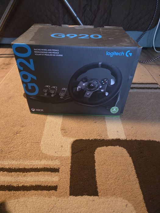 Vând volan gaming Logitech G290 + schimbător. Rog seriozitate.