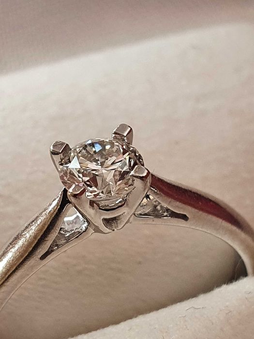Solitaire de exceptie aur alb 18k cu diamant natural SI 0,5ct