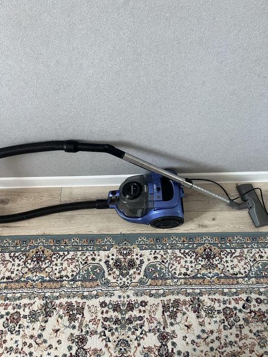 Продается пылесос Hyundai 2000W