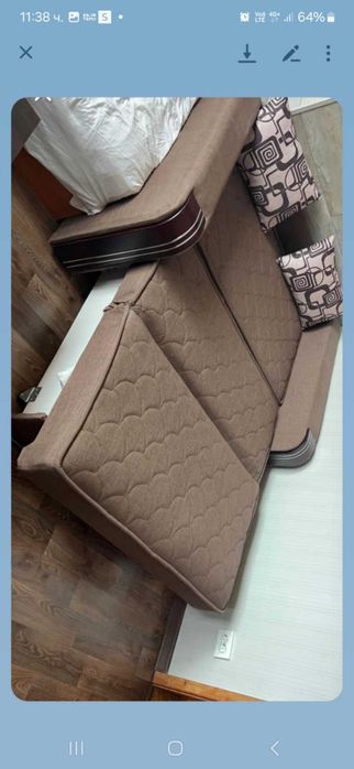 Продавам почти не използван диван!
