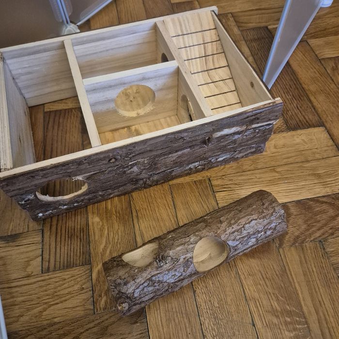 Lot accesorii rozătoare (Căsuță lemn, Tunel, Bilă) + Țarc modular plastic (9 buc)
