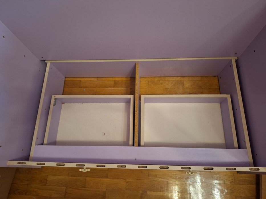 Продавам нежна, розова детска дървена кошара за момиче