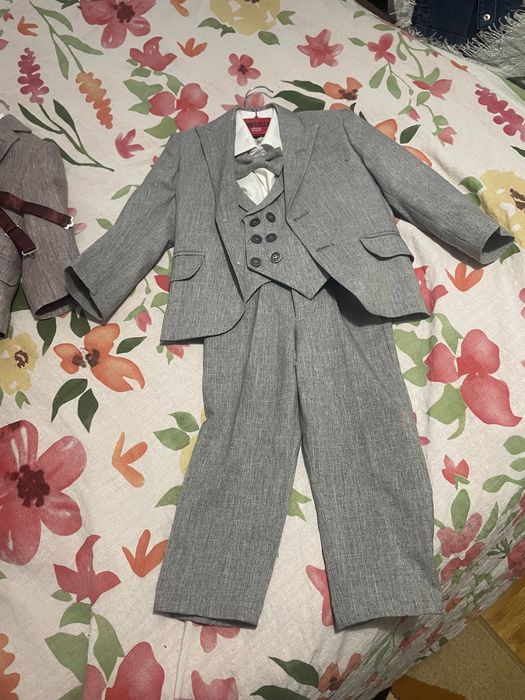 Vand 2 costumase baiaetel