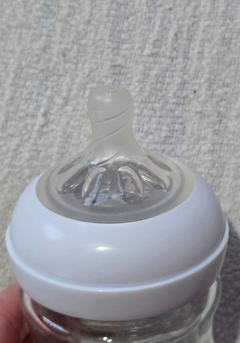 Стъклено шише Philips Avent 120 ml.