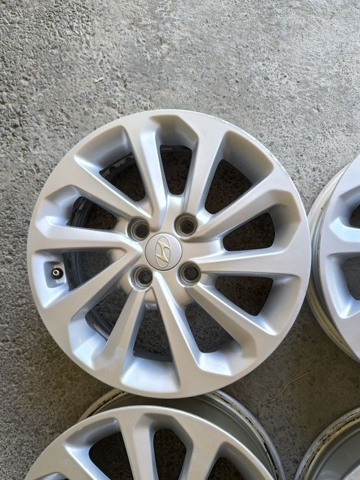 Диски на Хундай акцент R15