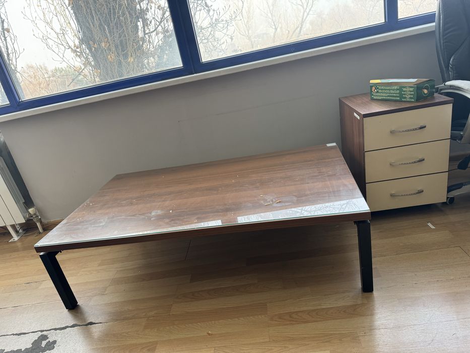 Продам журнальный столик