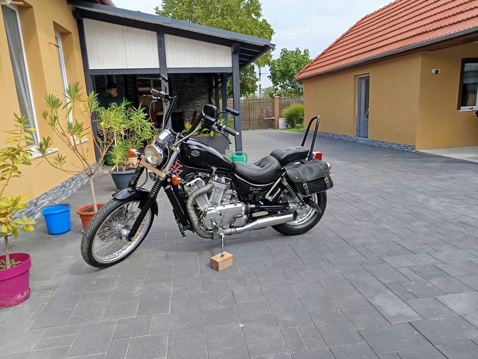 Suzuki intruder 800 VS