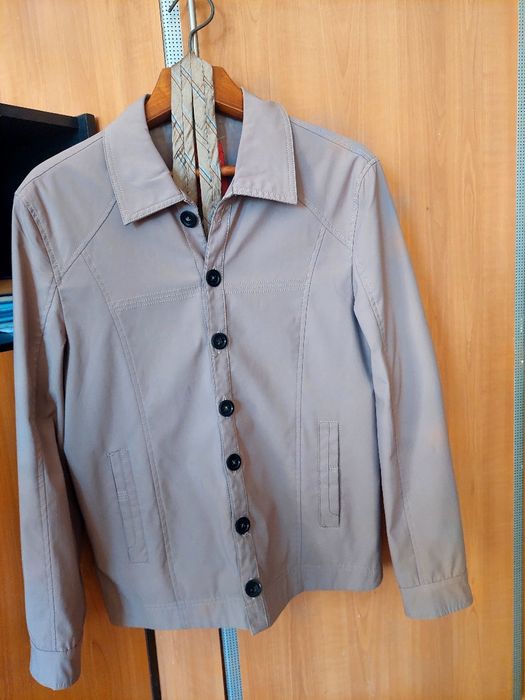 Продаю демосезонную куртку