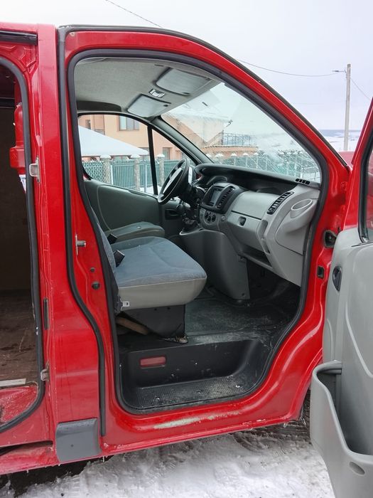 Vând Nissan Primastar