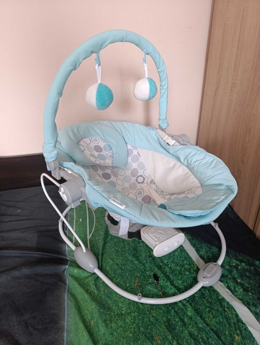Музикален шезлонг за бебе