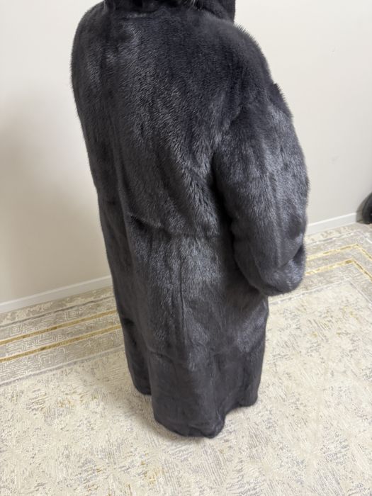 Продается шуба ни разу не одевалась