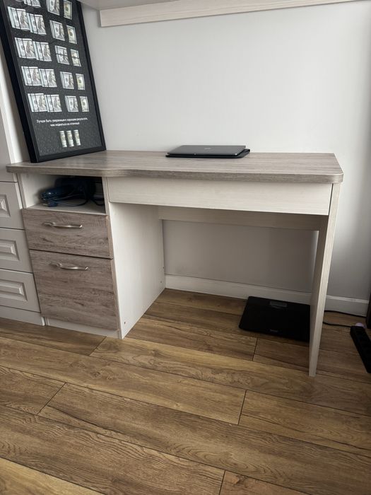 Письменный стол