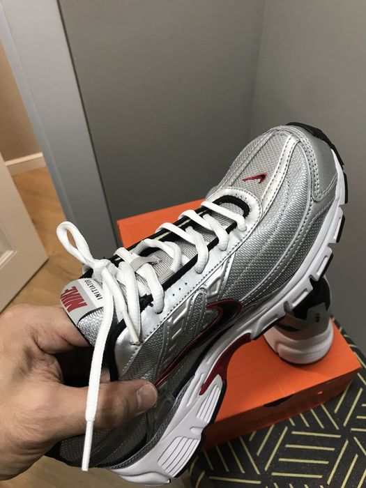 Кроссовки Nike initiator