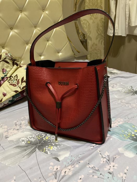 Сумка новое брендовое GUESS