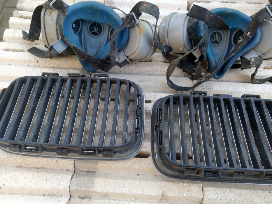 Фарове за Опел Виваро Решетка