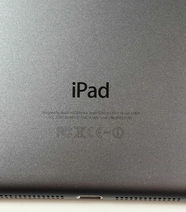Vând iPad Mini 2 Retina Wi-Fi, 16 GB, Gri Stelar