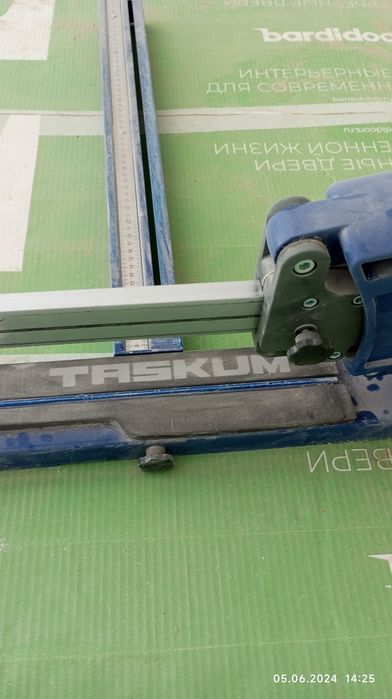 Плиткорез. Ручной.