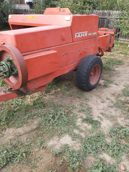 Balotiera deutz fahr HD 360