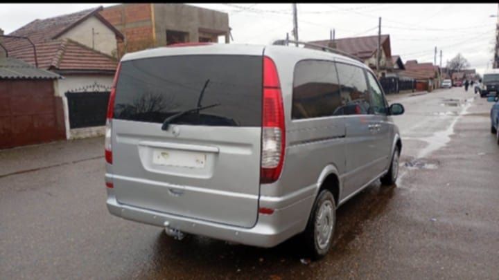 Mercedes ciano mic