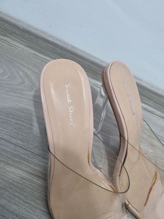 Sandale cu toc de damă
