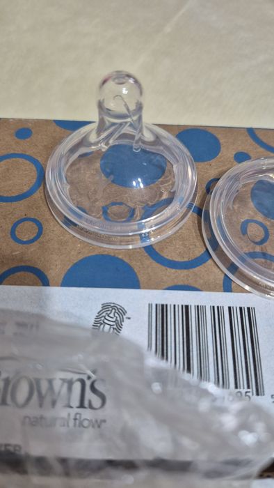 Соски для бутылочки Dr.Brown's с широким горлышком с уровнем Y

По 2 ш