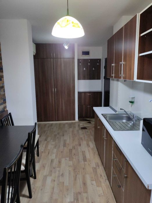Închiriez apartament doua camere
