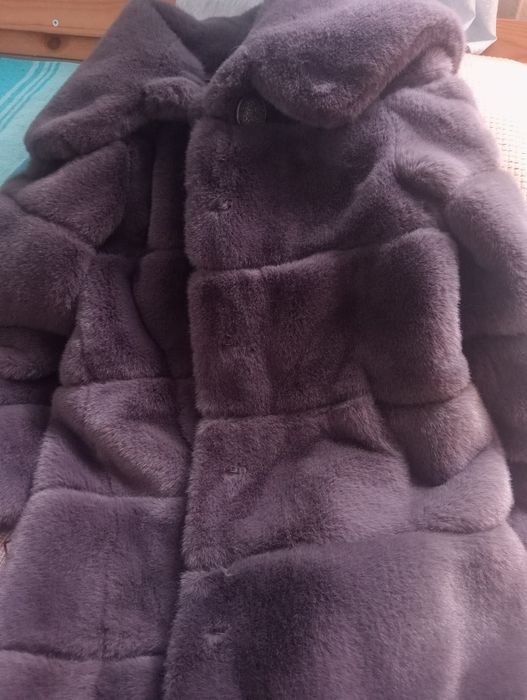 Продам женскую  шубу