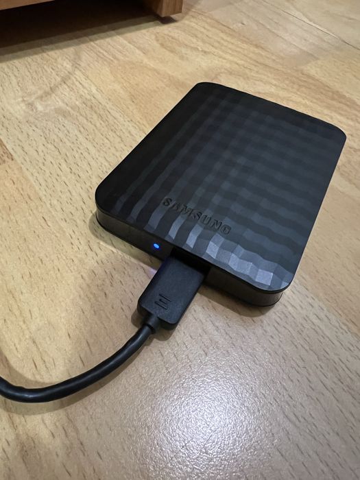 Външен диск Samsung 1TB