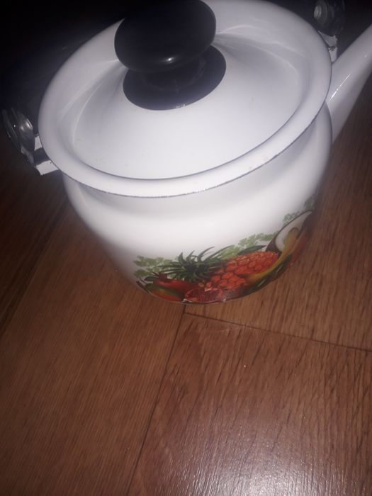 Продам чайник эмалированной