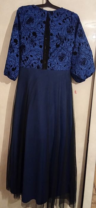 платья нарядные длинные