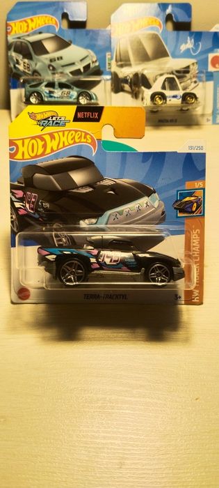 Машинки Hot wheels