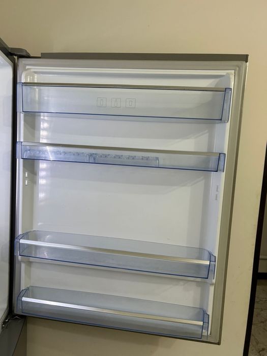 Срочно Продам большой холодильник 84см