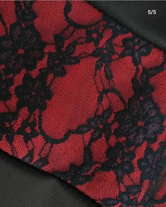 Официална рокля в черно и червено