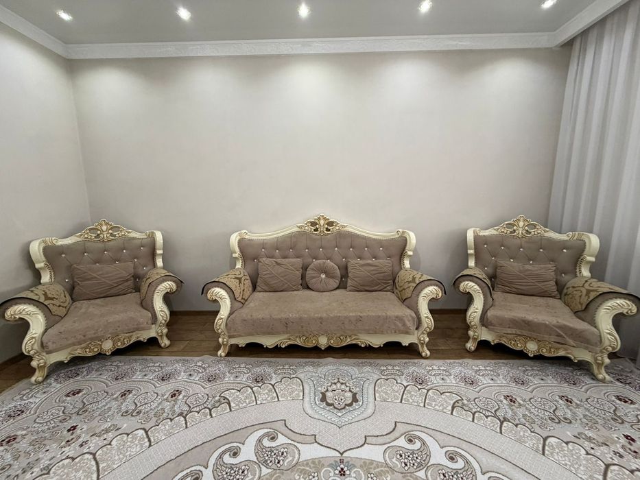 Продам диван и два кресла идеального состояния