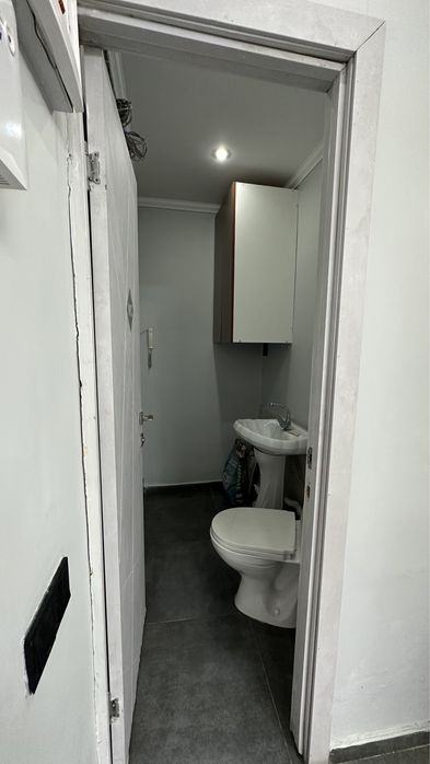 Продам ком.помещение 84 кв.м .