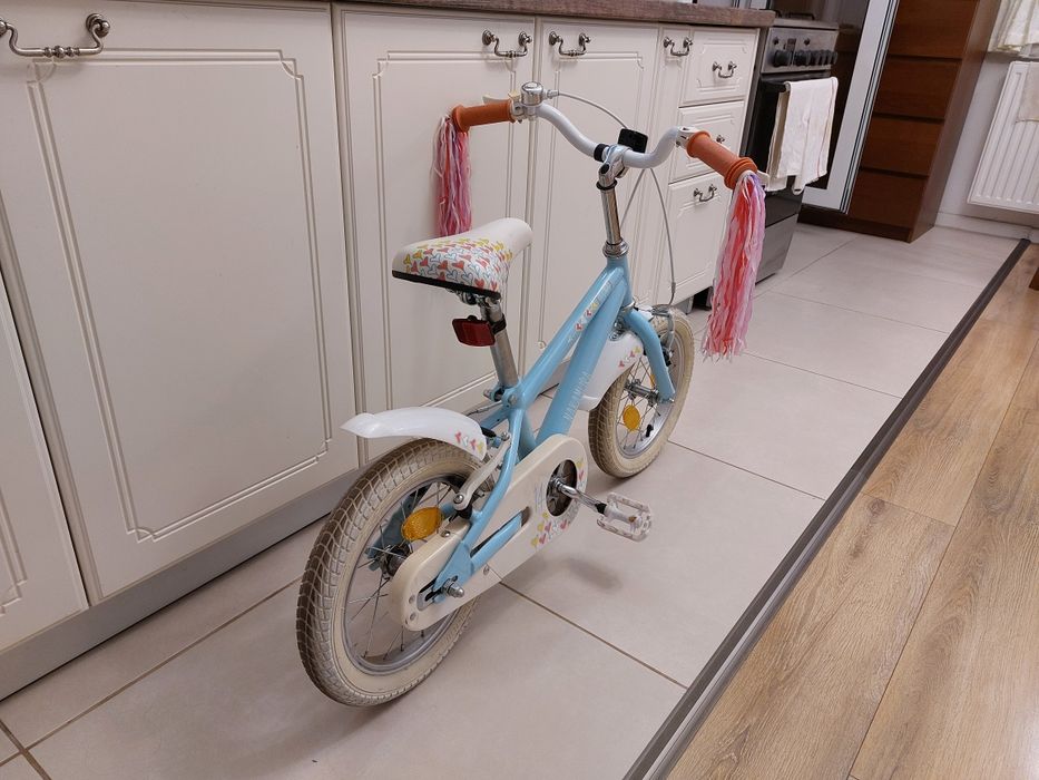 Bicicletă fetiță 4-7ani
