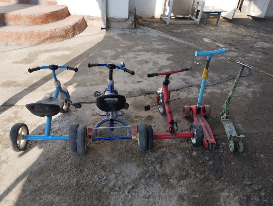 Самакат великча сотилади  холати зур хаммаси 100000сум оладиган телкил