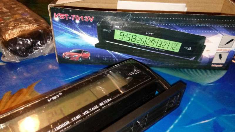 Волтметър термометър часовник 2 вида