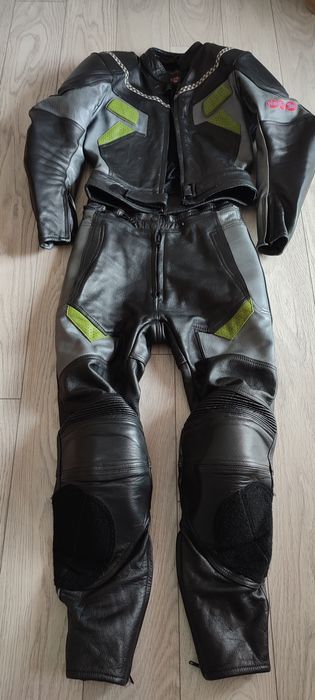 Costum moto piele naturala.