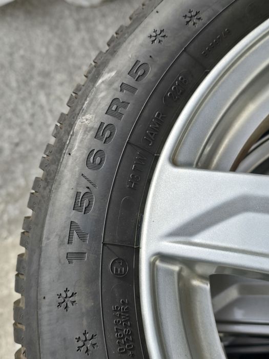 4 Броя 175/65/15 Dunlop 2x8mm 2x7mm