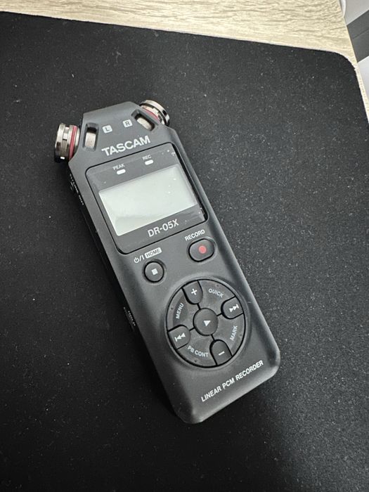 TASCAM   DR-05X (recorder audio)