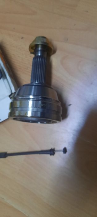 Разпродажба на части за стари Фордове.