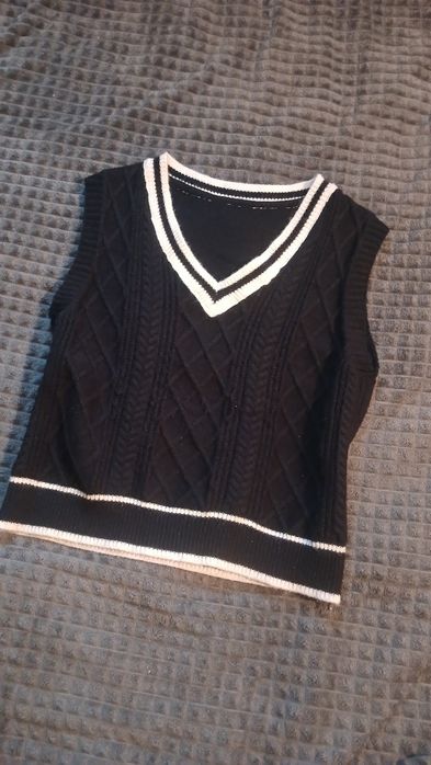Жилет вязаный чёрный