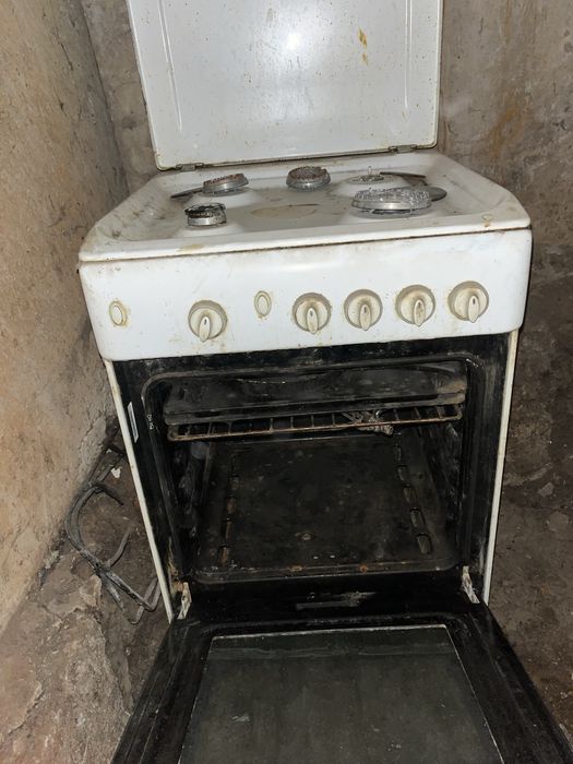 Продам газовую плиту