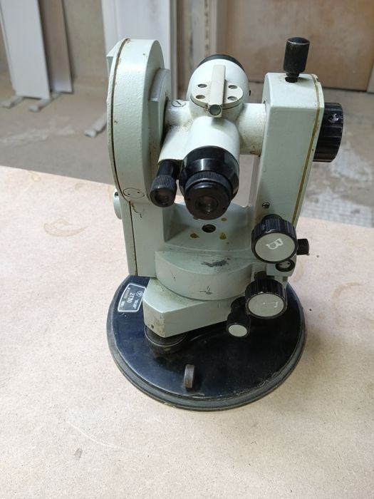 Продам Теодалит б/у