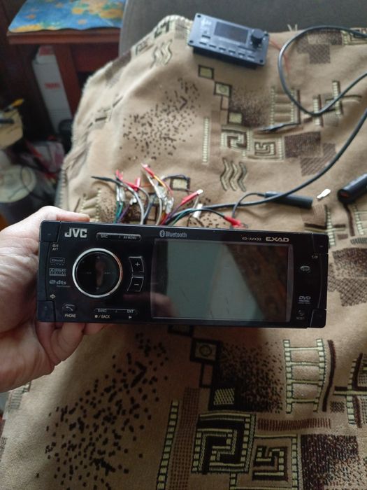 Продам автомобильная магнитола JVC KD-AVX33.