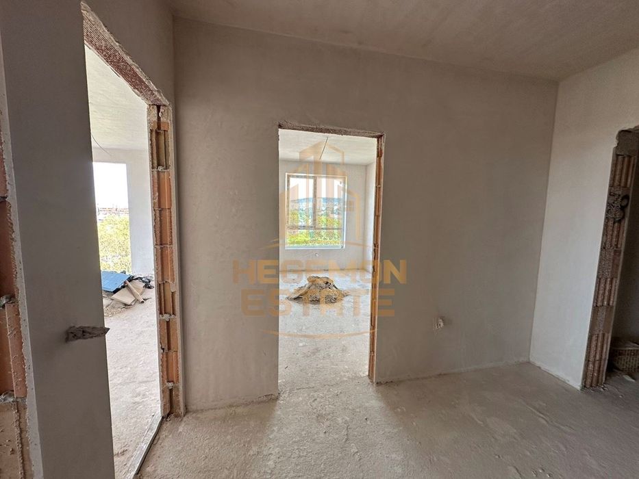 Продава се Тристаен апартамент в Варна, Победа - 98 кв.м за 1990 €/кв.м - Снимка #3